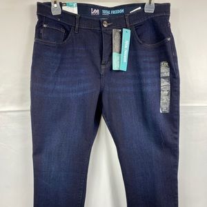 NWT Lee total freedom blue jeans size 16 sp